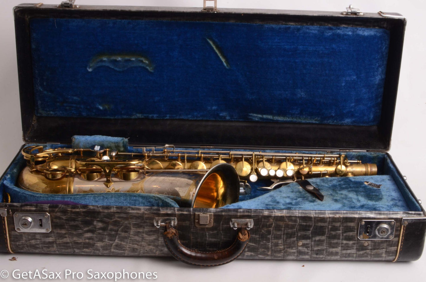 King SilverSonic Tenor Series III Gold in the Engraving Double Socket Neck 375203