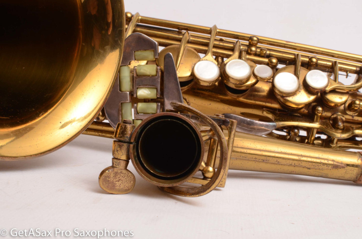 Conn 26M Connqueror Alto with 30M-style Neck Original Lacquer Very Good Condition Old Pads 297622