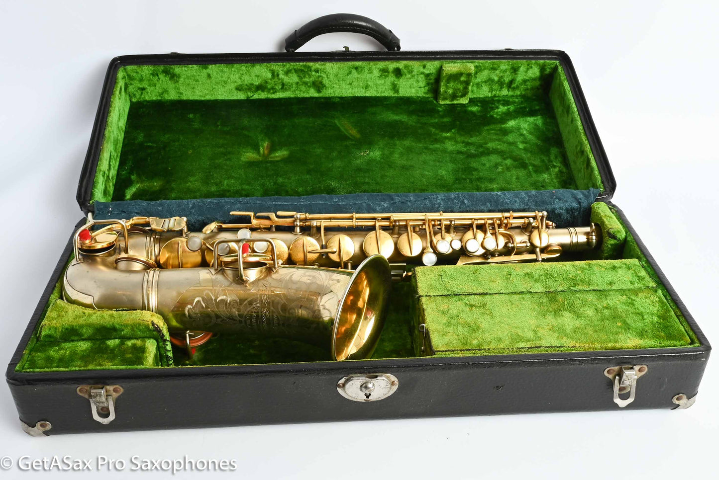 Conn NWII Alto Original Gold Plate Good Pads! No Microtuner 221310