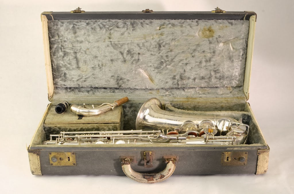 Buescher 400 Top Hat and Cane Alto Saxophone 355xxx Silver