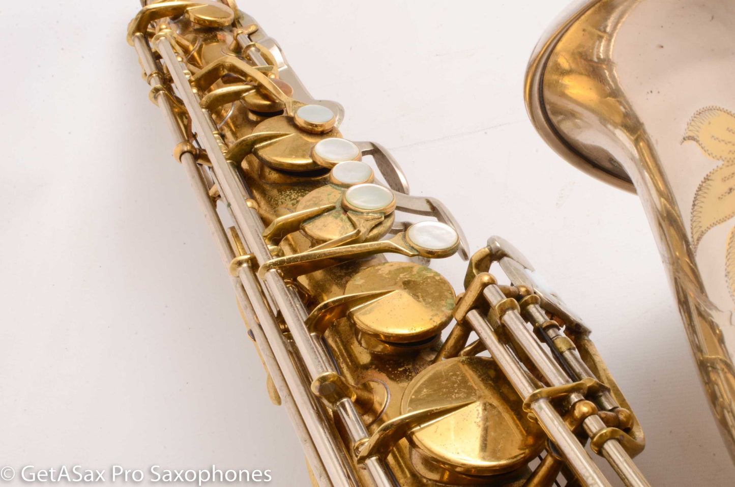 King SilverSonic Tenor Series III Gold in the Engraving Double Socket Neck 375203