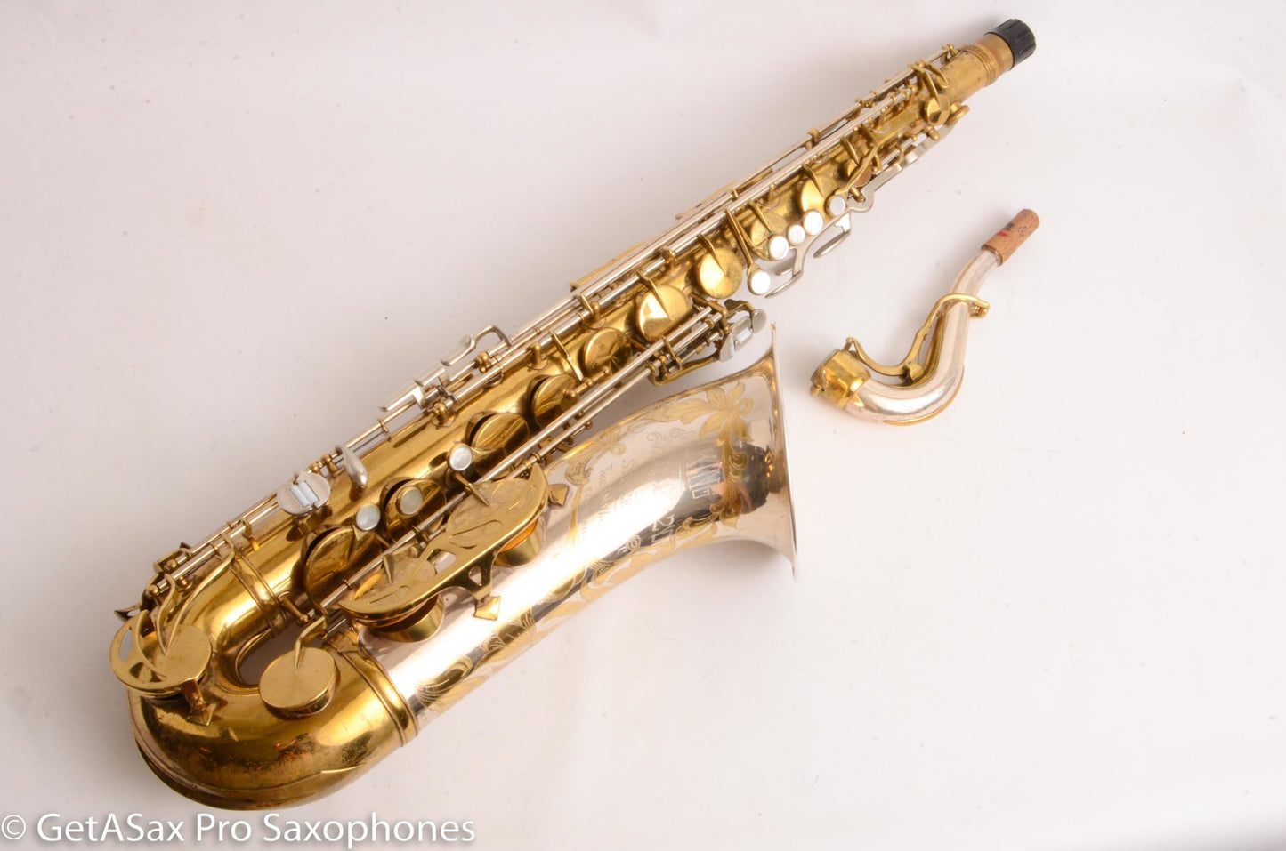 King SilverSonic Tenor Series III Gold in the Engraving Double Socket Neck 375203