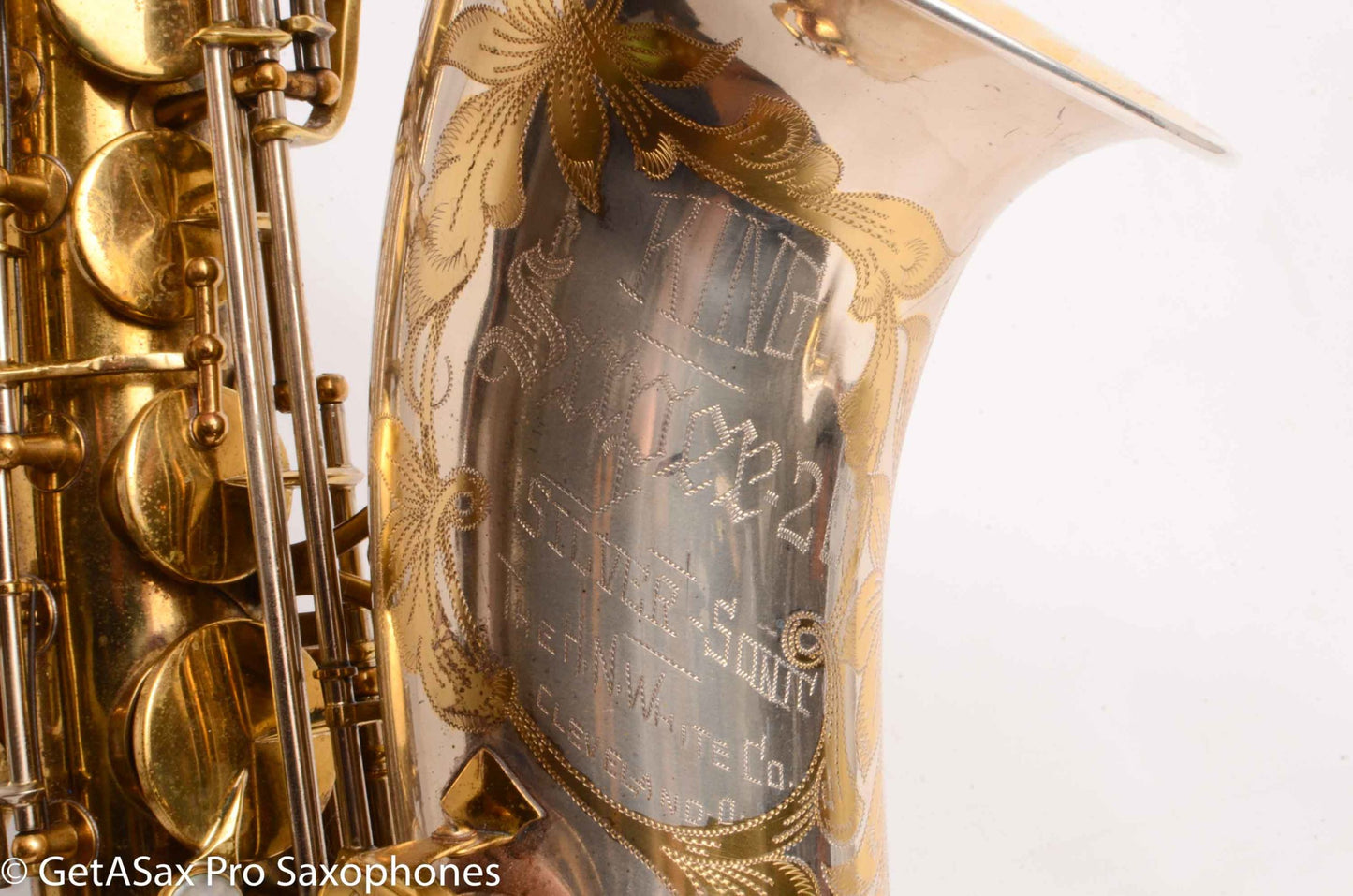 King SilverSonic Tenor Series III Gold in the Engraving Double Socket Neck 375203