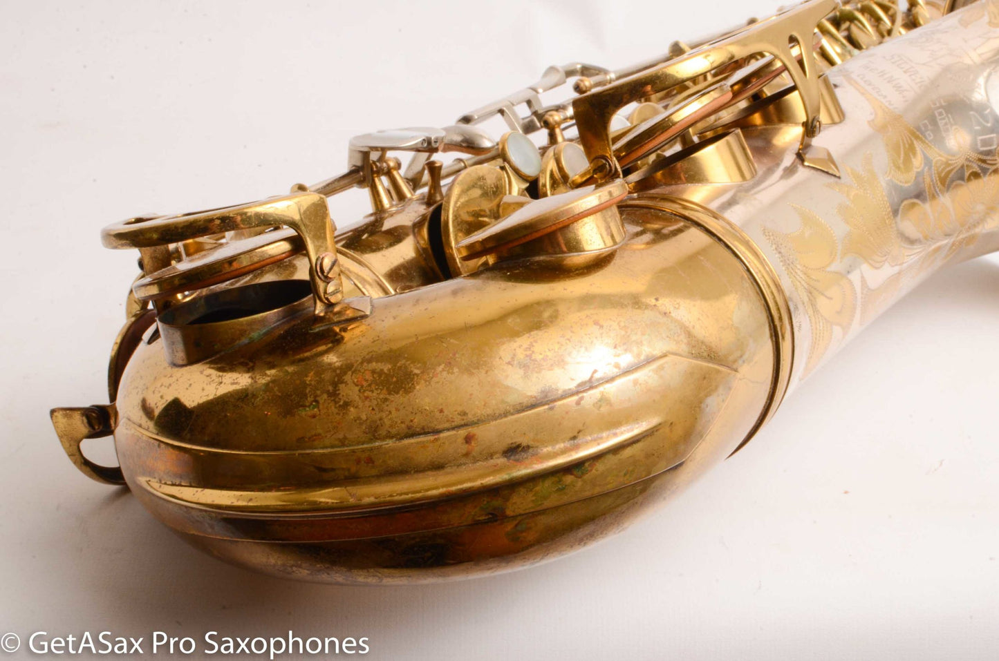 King SilverSonic Tenor Series III Gold in the Engraving Double Socket Neck 375203