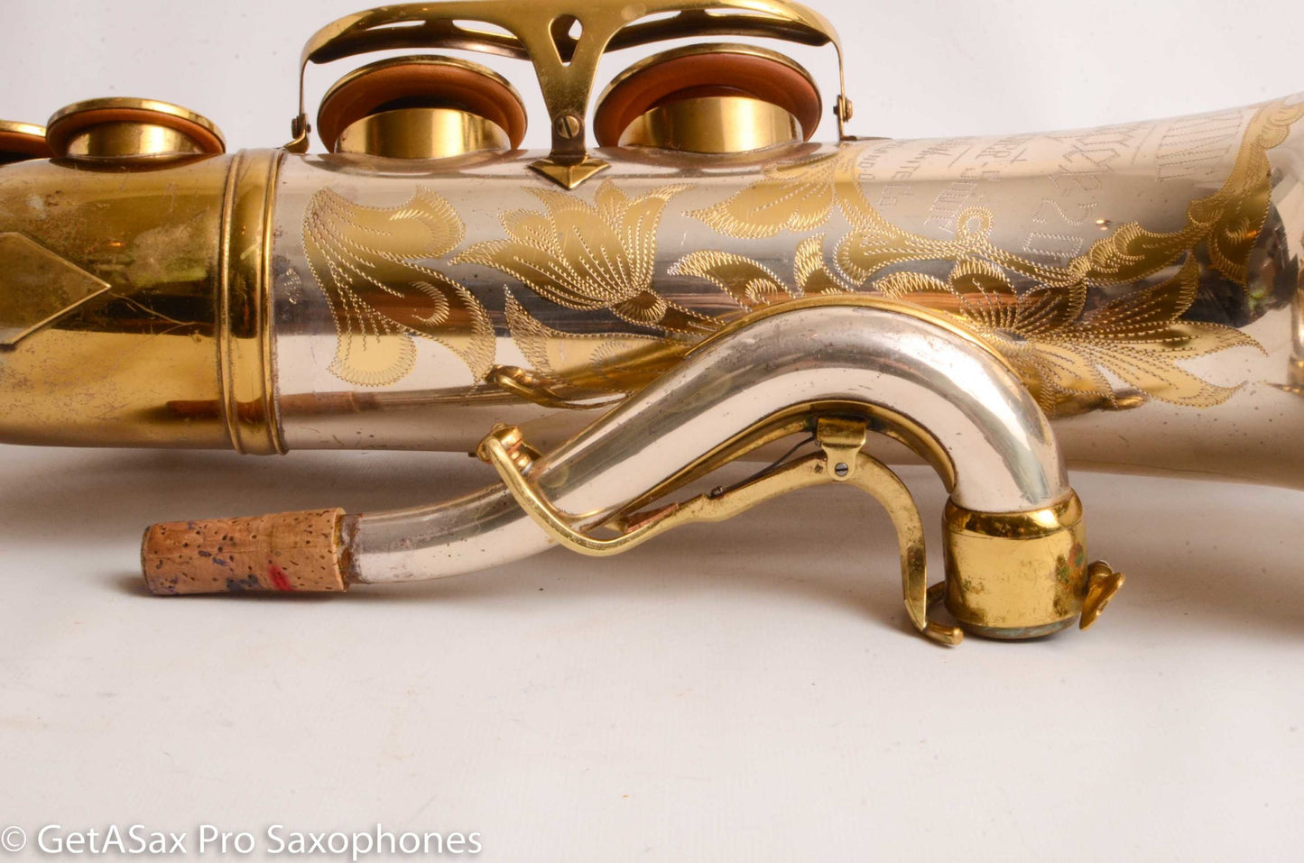 King SilverSonic Tenor Series III Gold in the Engraving Double Socket Neck 375203