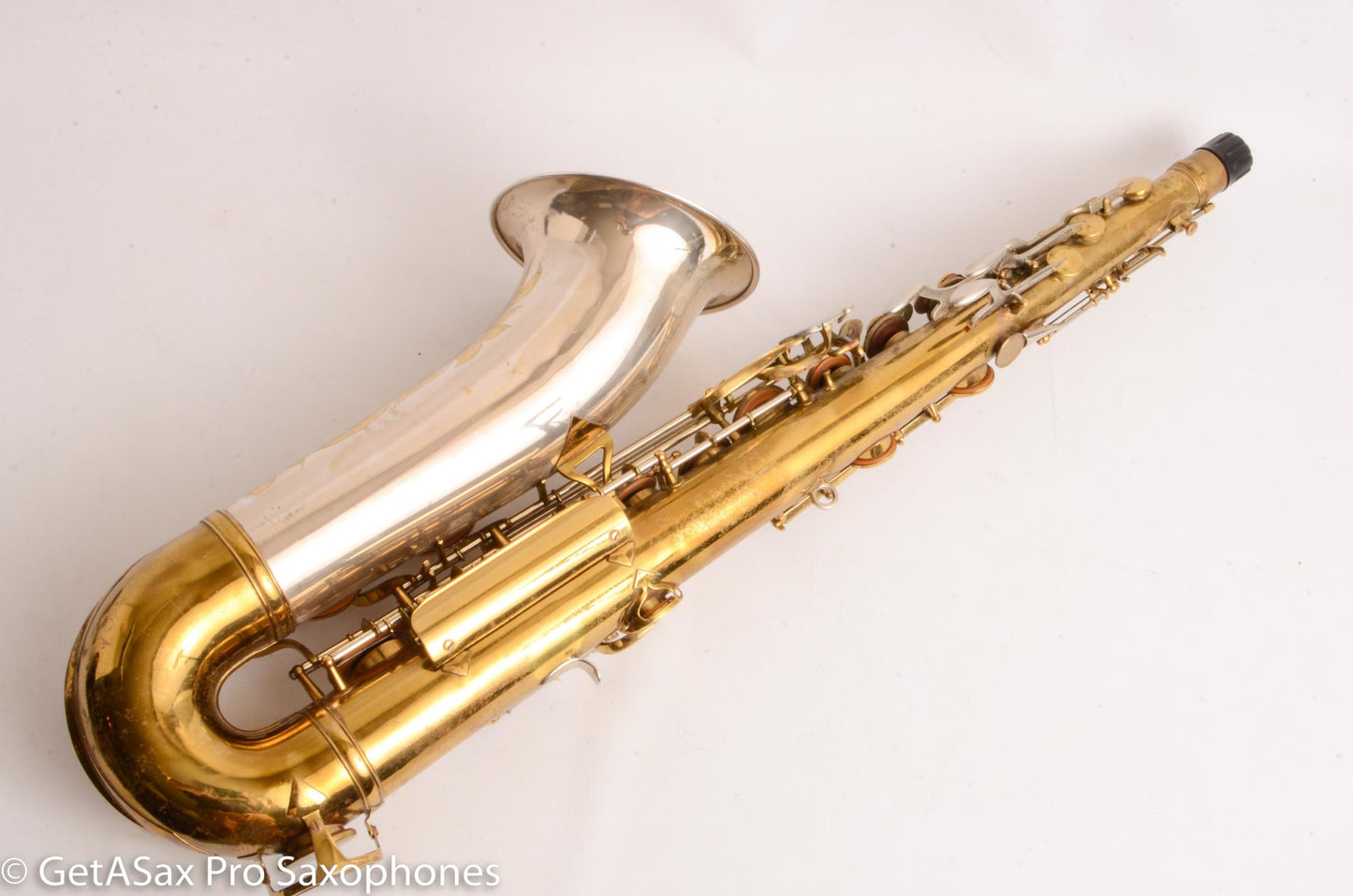 King SilverSonic Tenor Series III Gold in the Engraving Double Socket Neck 375203