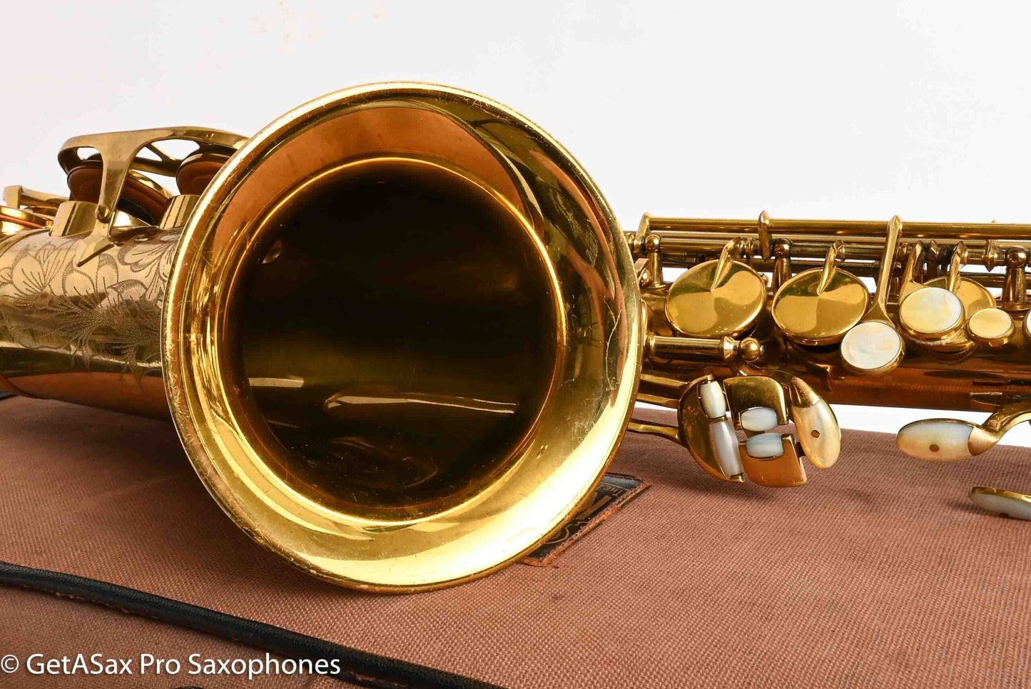 King Super 20 Alto Full Pearls Fantastic Condition w/ Case Cover 318043