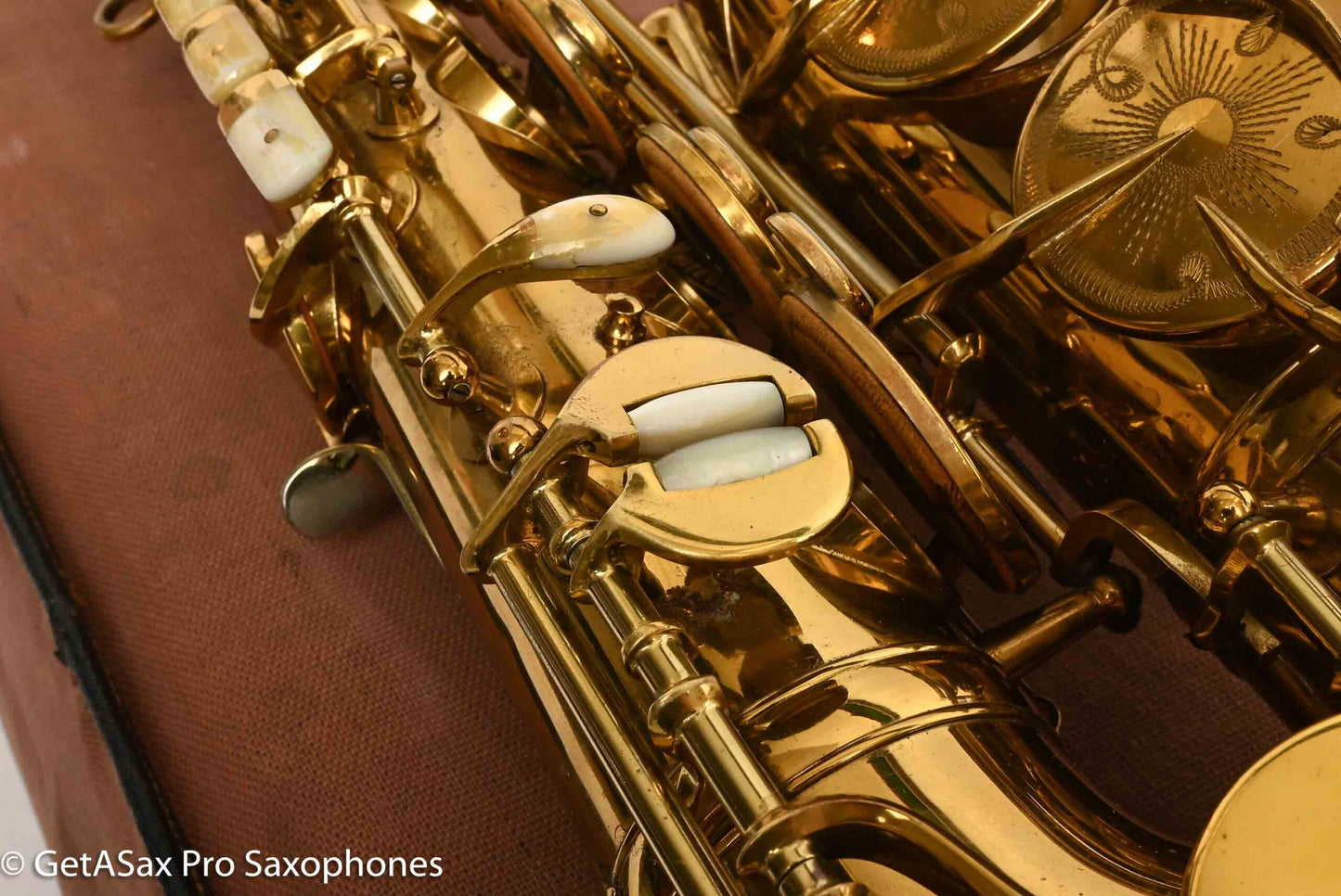 King Super 20 Alto Full Pearls Fantastic Condition w/ Case Cover 318043