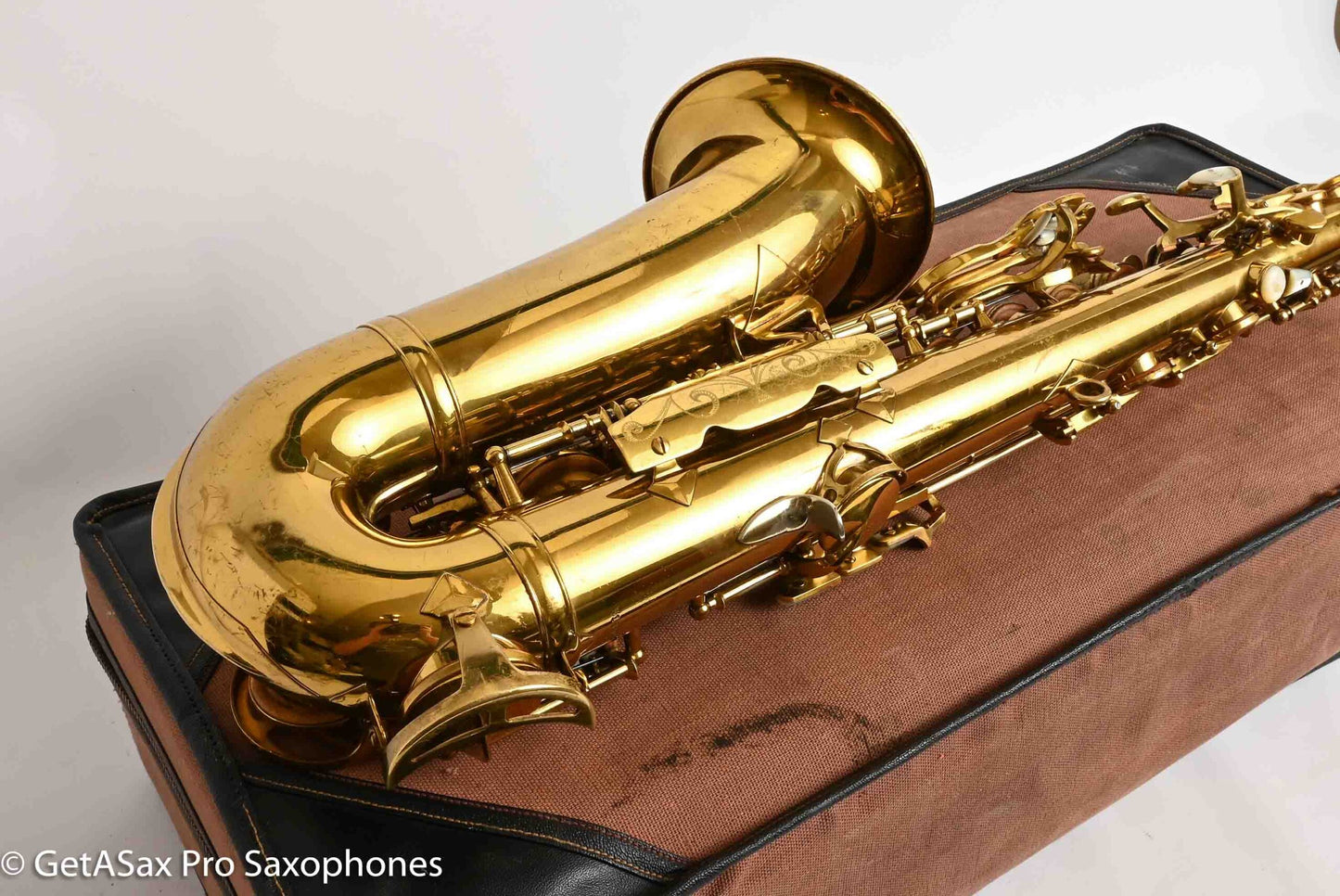 King Super 20 Alto Full Pearls Fantastic Condition w/ Case Cover 318043