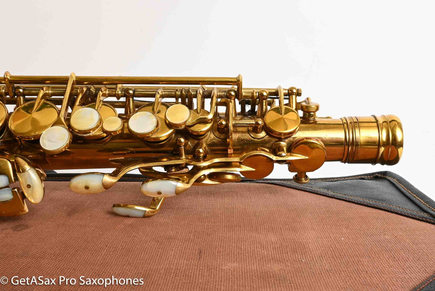 King Super 20 Alto Full Pearls Fantastic Condition w/ Case Cover 318043