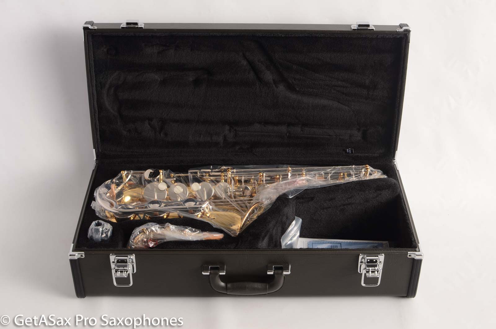 Yamaha YAS-26 Alto Saxophone Brand NEW with Warranty and Setup
