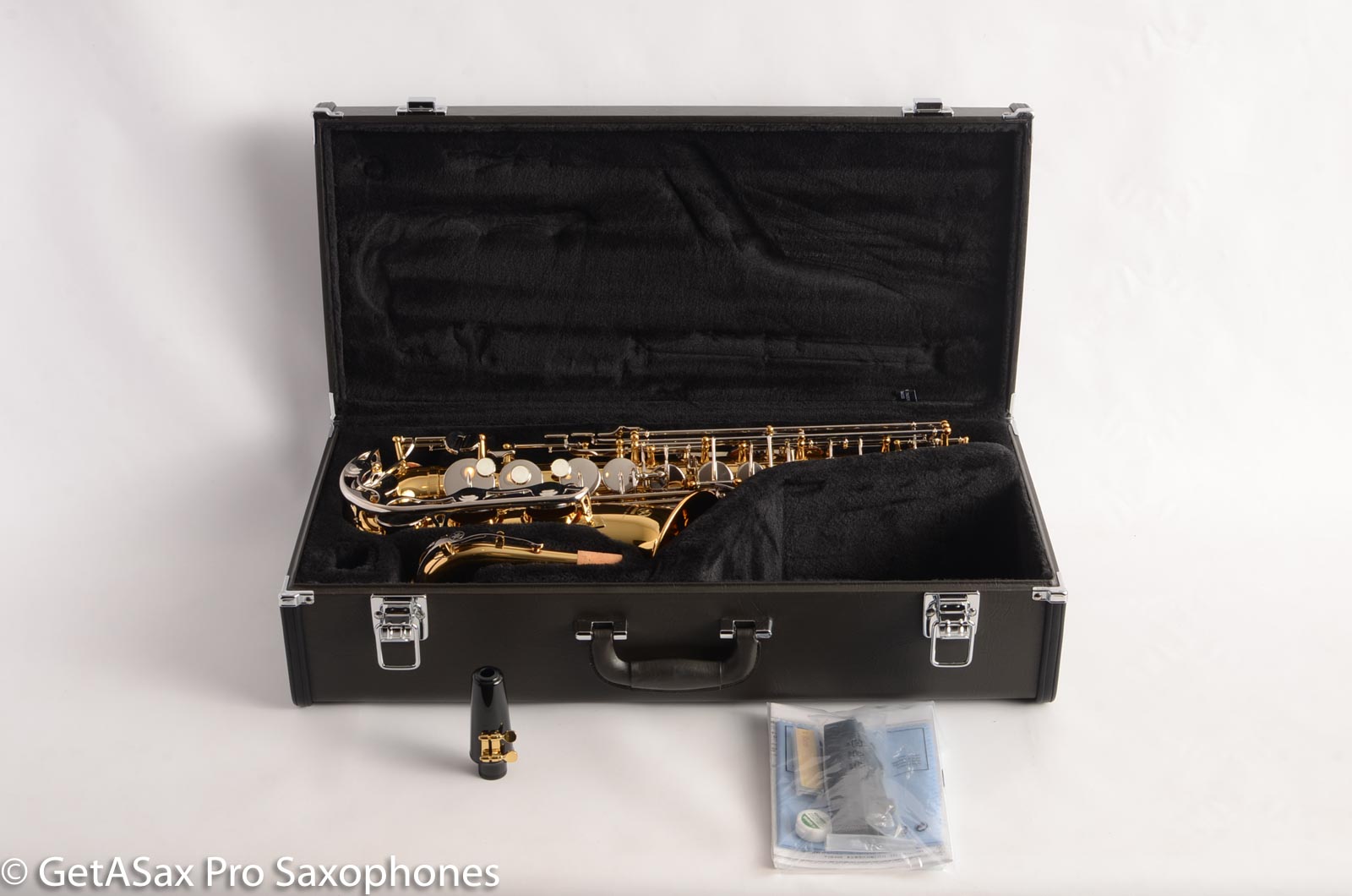Yamaha YAS-26 Alto Saxophone Brand NEW with Warranty and Setup