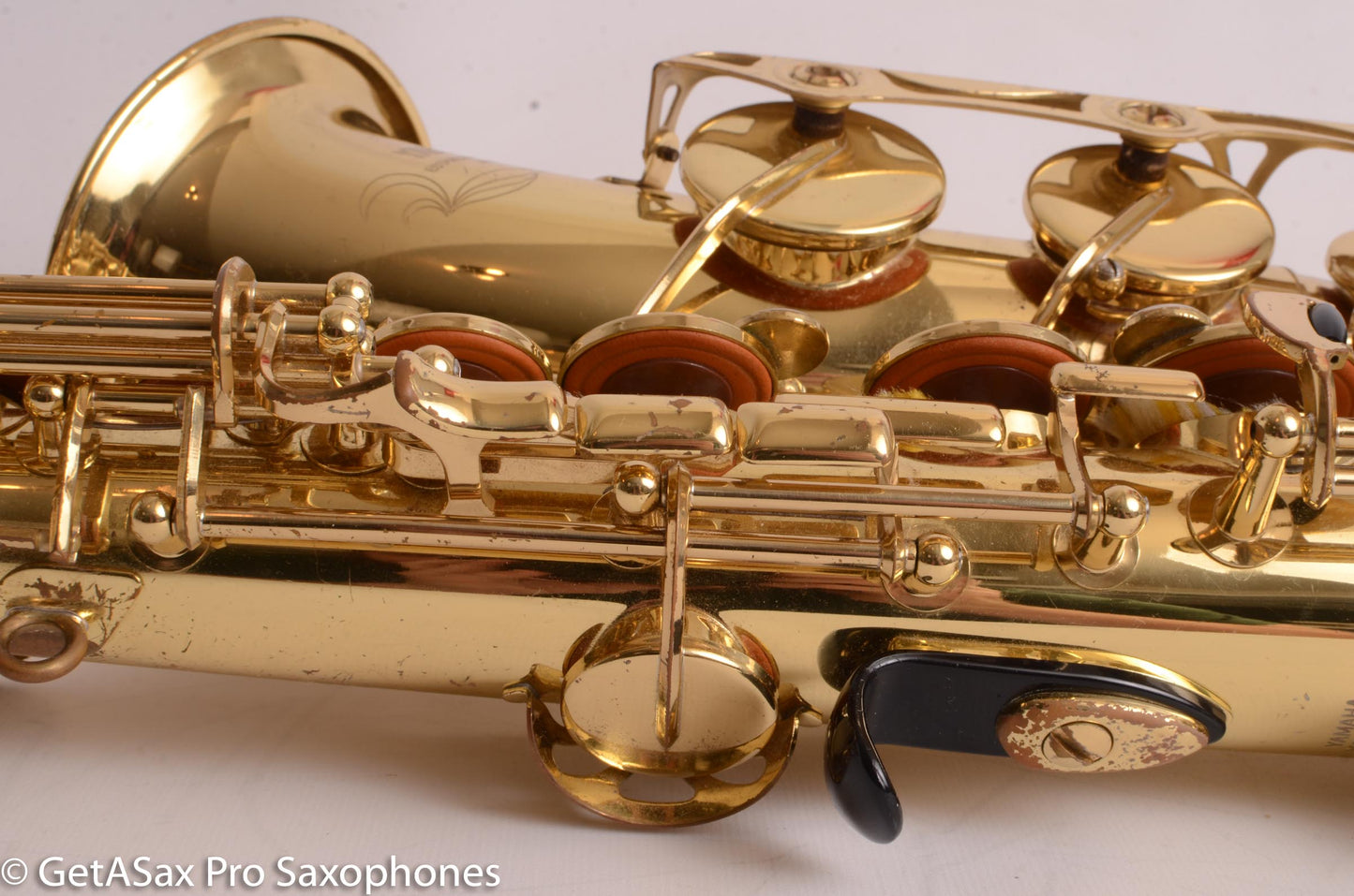 Yamaha YAS-52 Intermediate Alto Saxophone Good Condition – Mix of Pads