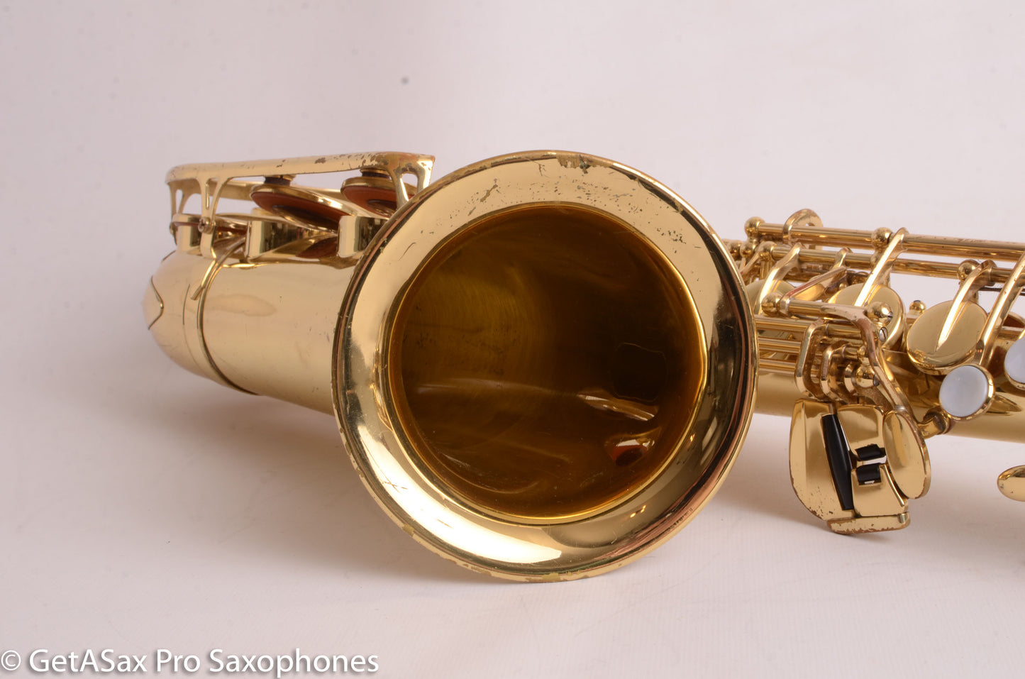 Yamaha YAS-52 Intermediate Alto Saxophone Good Condition – Mix of Pads